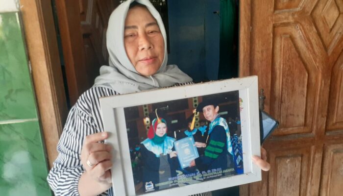 Ibunda Sayyida, Mahasiswi S3 Iran Asal Kemang Harap-harap Cemas Menanti Kepulangan Anaknya