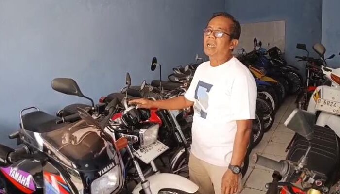 Berawal dari Hobi, Kades Cibeuteung Udik Terjun Bisnis Jual Beli Motor Jadul