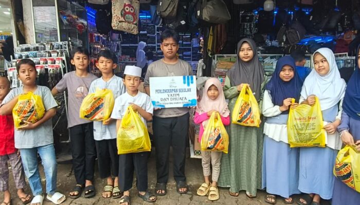 Muliakan Anak Yatim dan Dhuafa, Yayasan Bina Sejatera An-Nahdoh Ajak Belanja Kebutuhan Sekolah