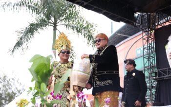 Raja Muara Beres Serahkan “Upeti” Kepada Raja Pajajaran