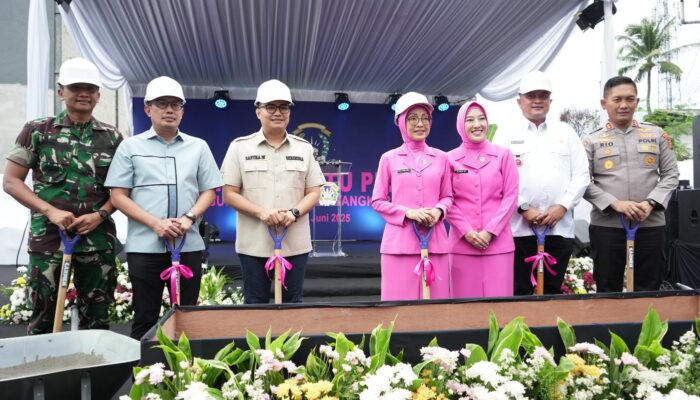 Bupati Rudy Susmanto Lakukan Peletakan Batu Pertama Pembangunan Gedung Bhayangkari Kabupaten Bogor