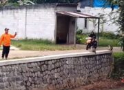 Monyet Liar Masuk Permukiman Warga dan Acak-acak Warung di Desa Tegal Kemang