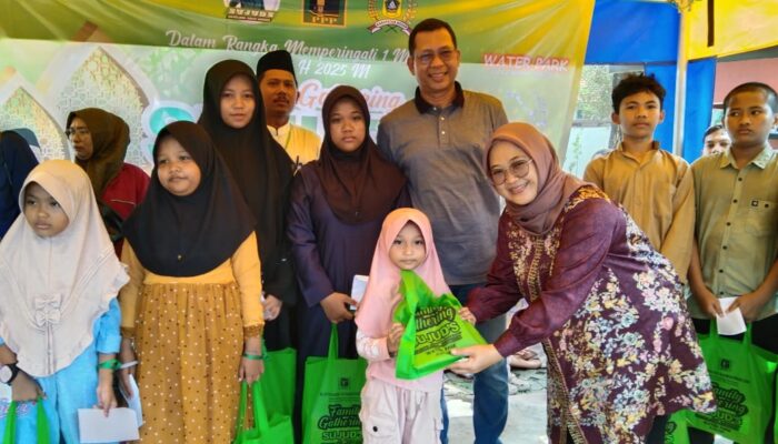 Peringati Tahun Baru Islam, Relawan Sujud’s Ajak Ratusan Anak Yatim Berenang di Waterpark Citra Indah