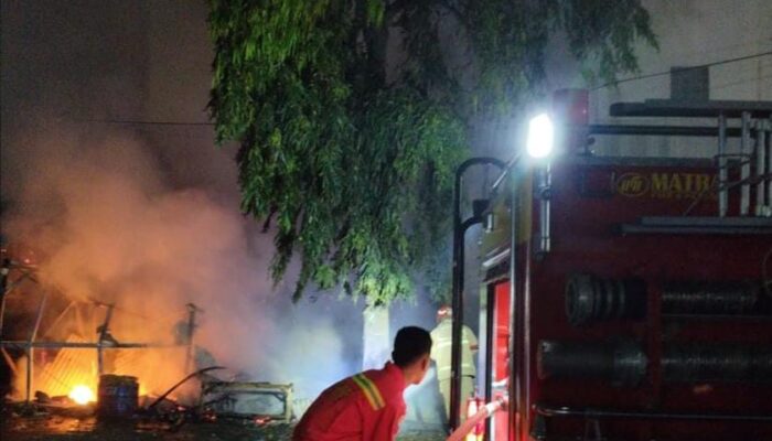 4 Unit Kios di Pasar Cibinong Terbakar Gegara Kebocoran Gas, Pemadaman Hampir 1 Jam