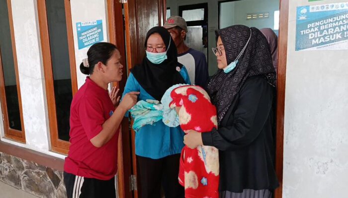 Warga Ciampea Digegerkan Penemuan Bayi Laki-laki Masih Hidup Didalam Tas Belanja Warna Hitam