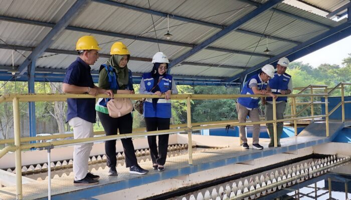 Yuli Iriyani Tinjau Lokasi Banjir di Citra Indah City Jonggol, PDAM Tirta Kahuripan Berkomitmen Pastikan Akses Air Bersih