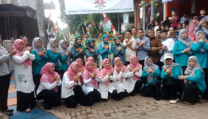 TP PKK Kecamatan Gunung Putri Lakukan Rechecking Program 10 Pokok PKK di Desa Wanaherang
